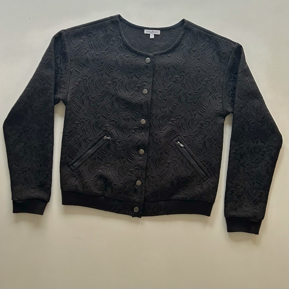 StyleMint Black Textured Floral Bomber Jacket Snap Front Round Neck Size S - Picture 2 of 9